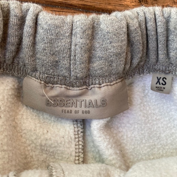 Fear of God Essentials Sweatpants Grey XS Cropped Raw Hem - Picture 6 of 10